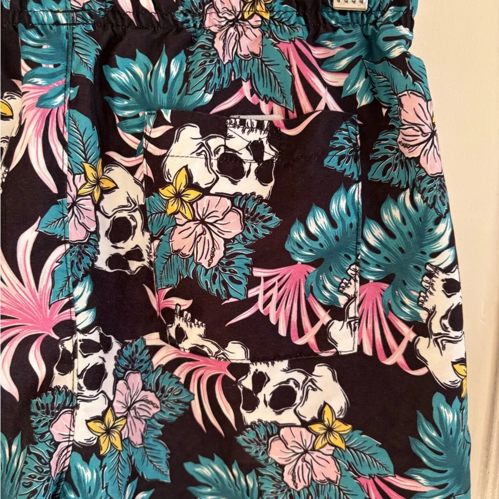 WXYZ Black Tropical Skull Swim Shorts‎ Unlined Pink & Teal Floral M(10)